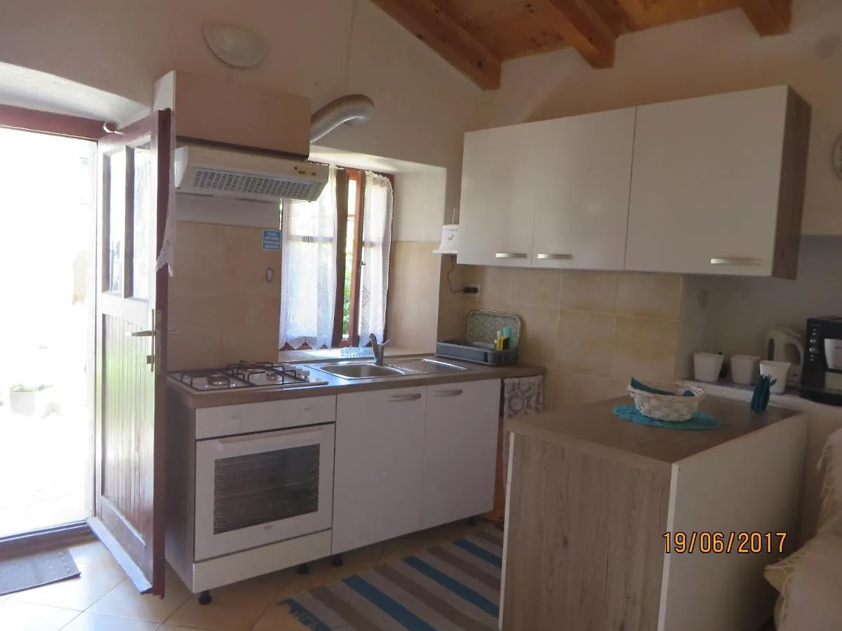 Сasa de vacaciones Secluded House With A Parking Space Beli, Cres - 13893